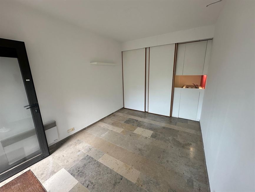 Appart 1 ch avec balcon et pking privatif !!! 