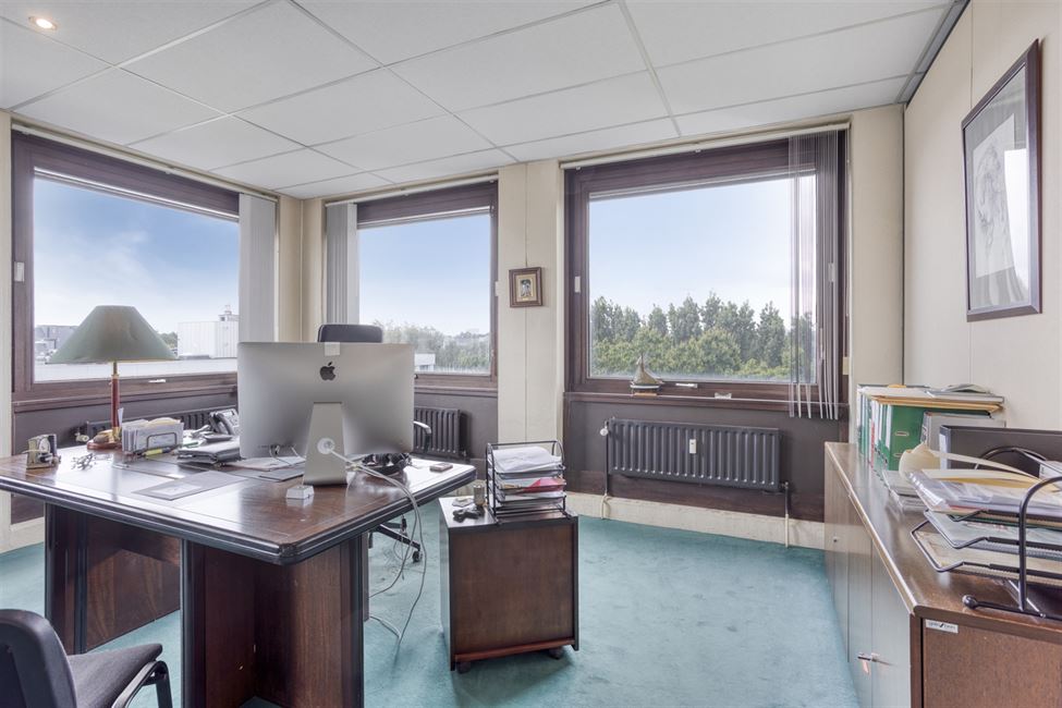 EVERE/NATO AREA: NICE 270M2 OFFICE SPACE