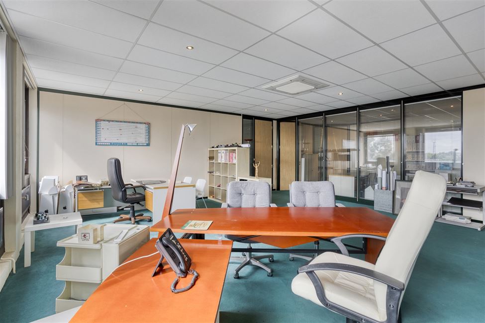 EVERE/NATO AREA: NICE 270M2 OFFICE SPACE