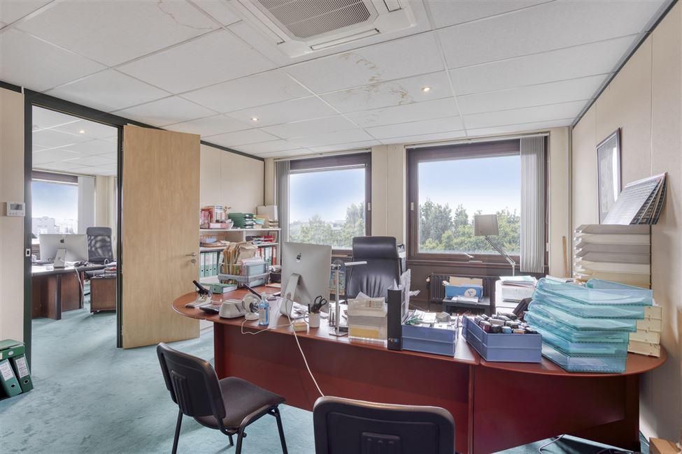 EVERE/NATO AREA: NICE 270M2 OFFICE SPACE