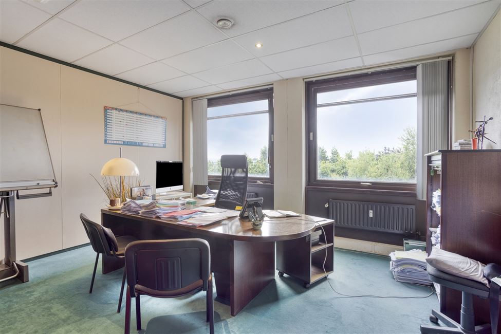 EVERE/NATO AREA: NICE 270M2 OFFICE SPACE