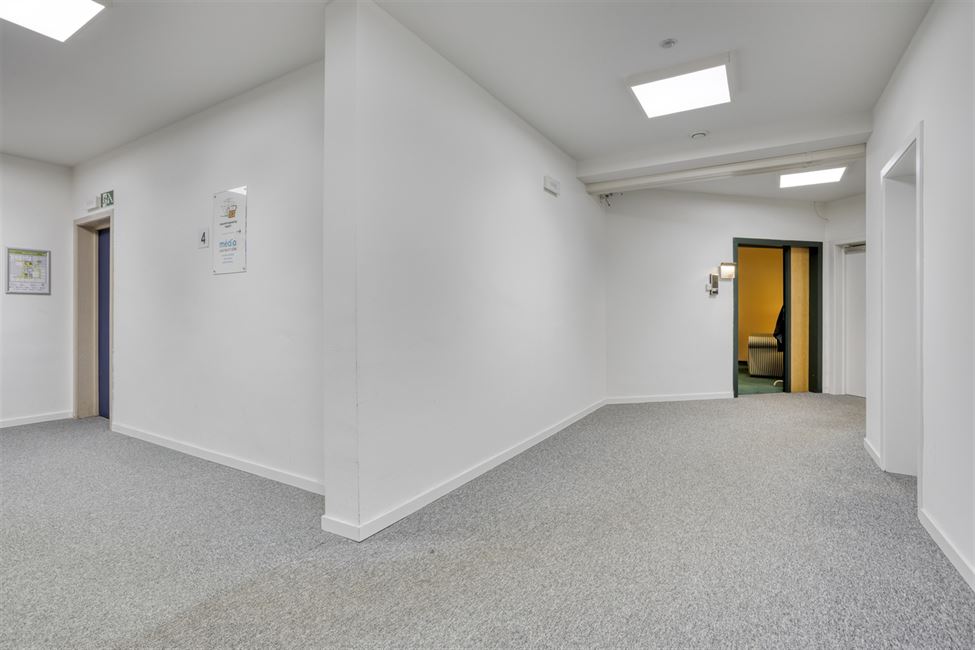 EVERE/NATO AREA: NICE 270M2 OFFICE SPACE
