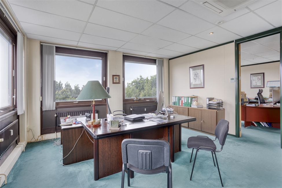 EVERE/NATO AREA: NICE 270M2 OFFICE SPACE