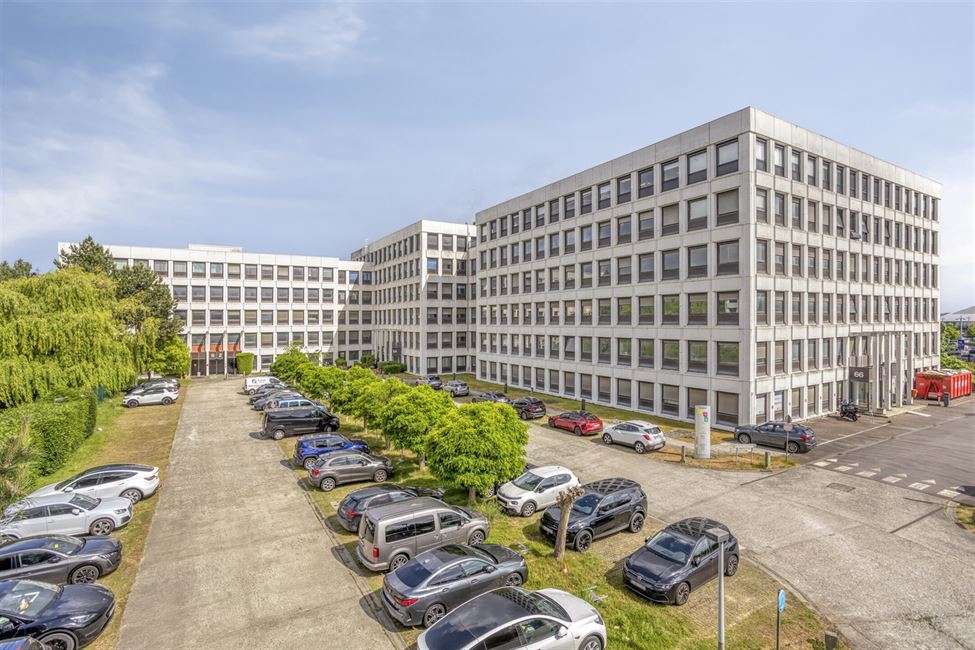 EVERE/NATO AREA: NICE 270M2 OFFICE SPACE