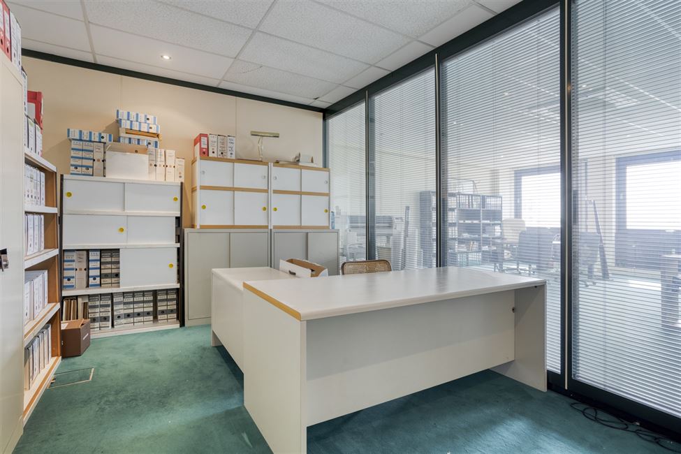 EVERE/NATO AREA: NICE 270M2 OFFICE SPACE