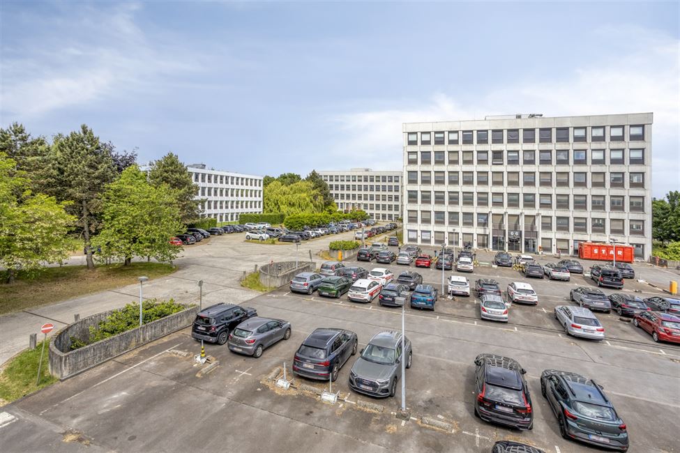 EVERE/NATO AREA: NICE 270M2 OFFICE SPACE