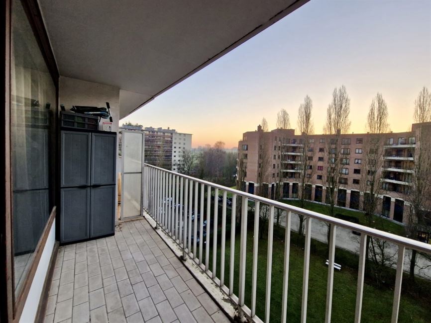 UCL Woluwe: Studio tt mimi avec terr.