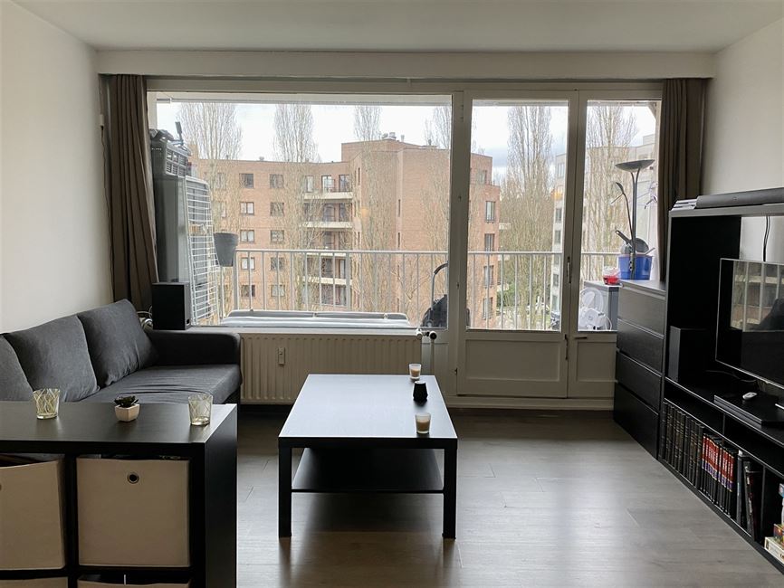 UCL Woluwe: Studio tt mimi avec terr.