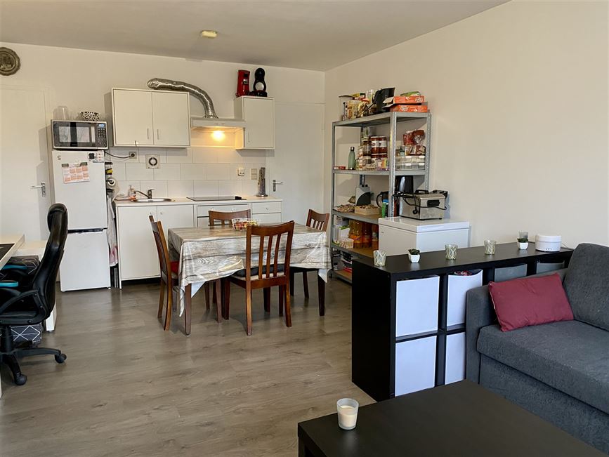 UCL Woluwe: Studio tt mimi avec terr.