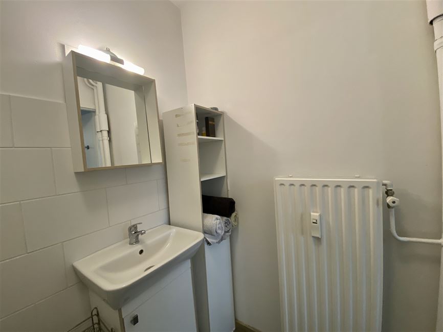 UCL Woluwe: Studio tt mimi avec terr.
