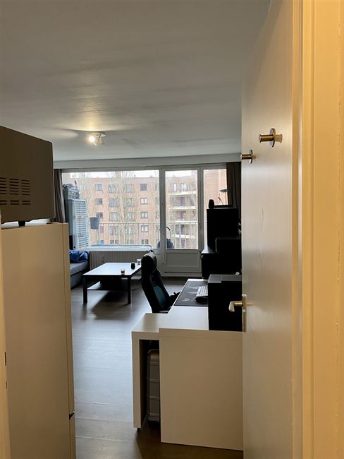 UCL Woluwe: Studio tt mimi avec terr.