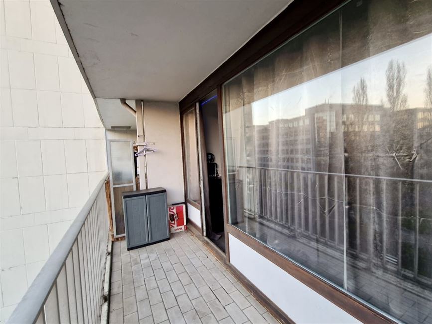 UCL Woluwe: Studio tt mimi avec terr.
