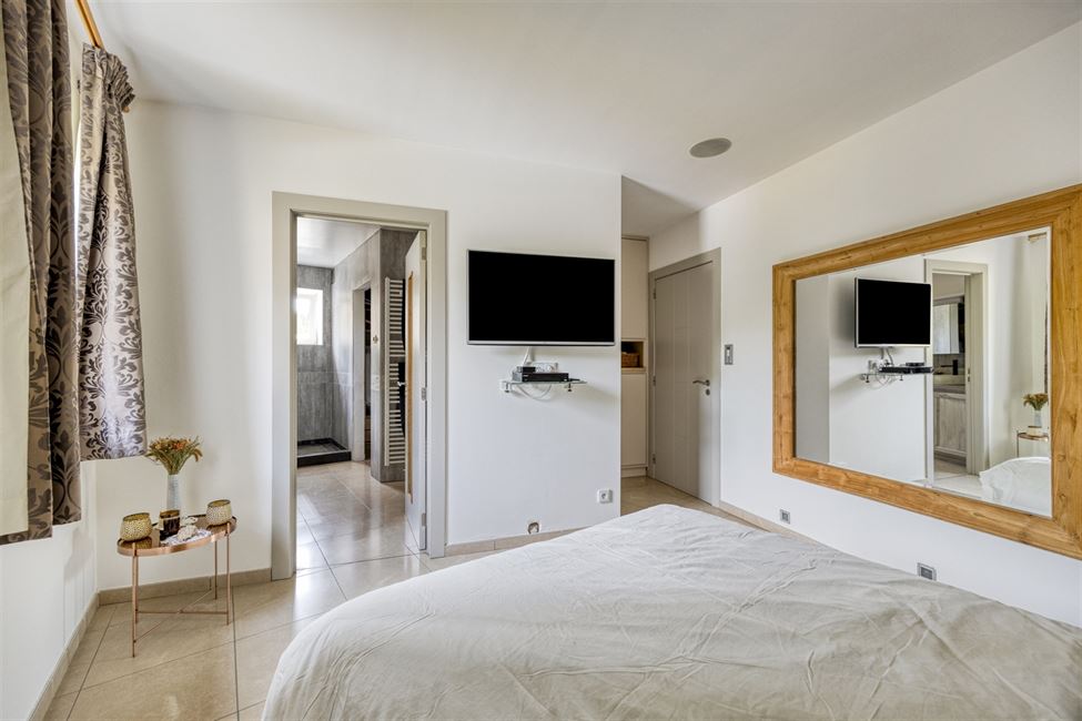 Exceptionnelle propriété, 2 logements, 7 chambres ! 