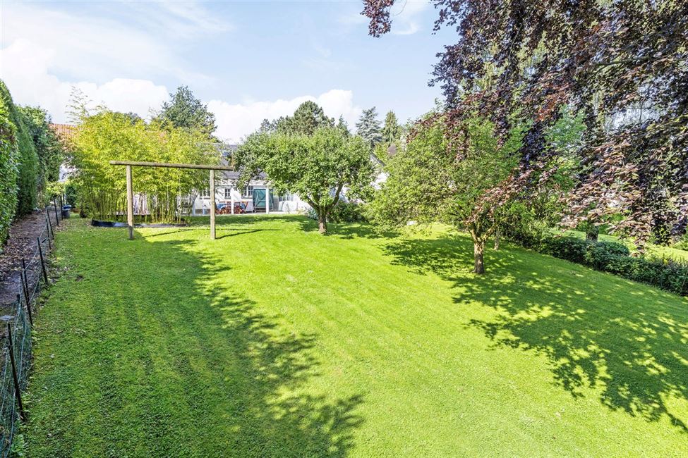 Villa de charme 4-5 Ch+prof.libérale poss, magnif.jardin !