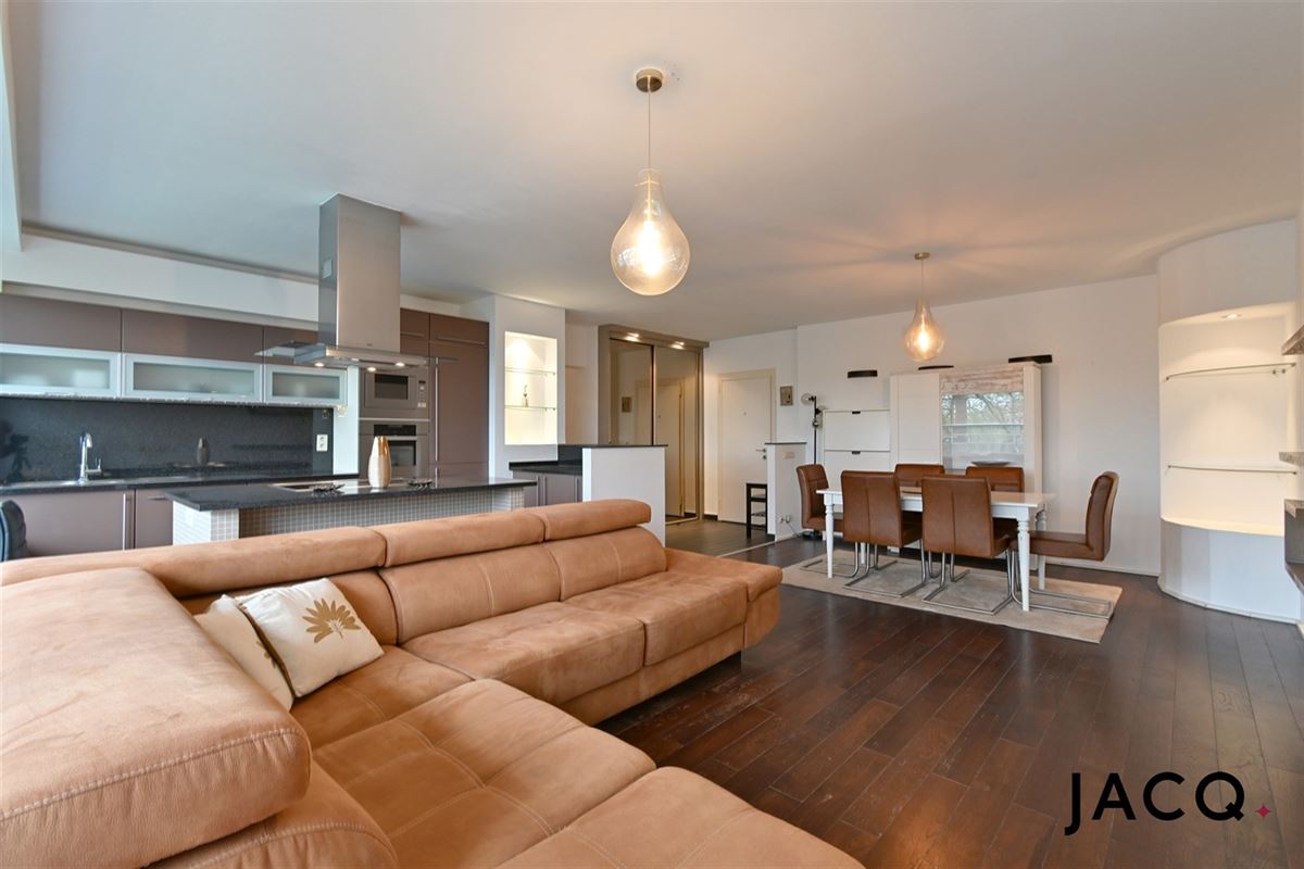 Prachtig appartement met 2 slaapkamers te Berchem !