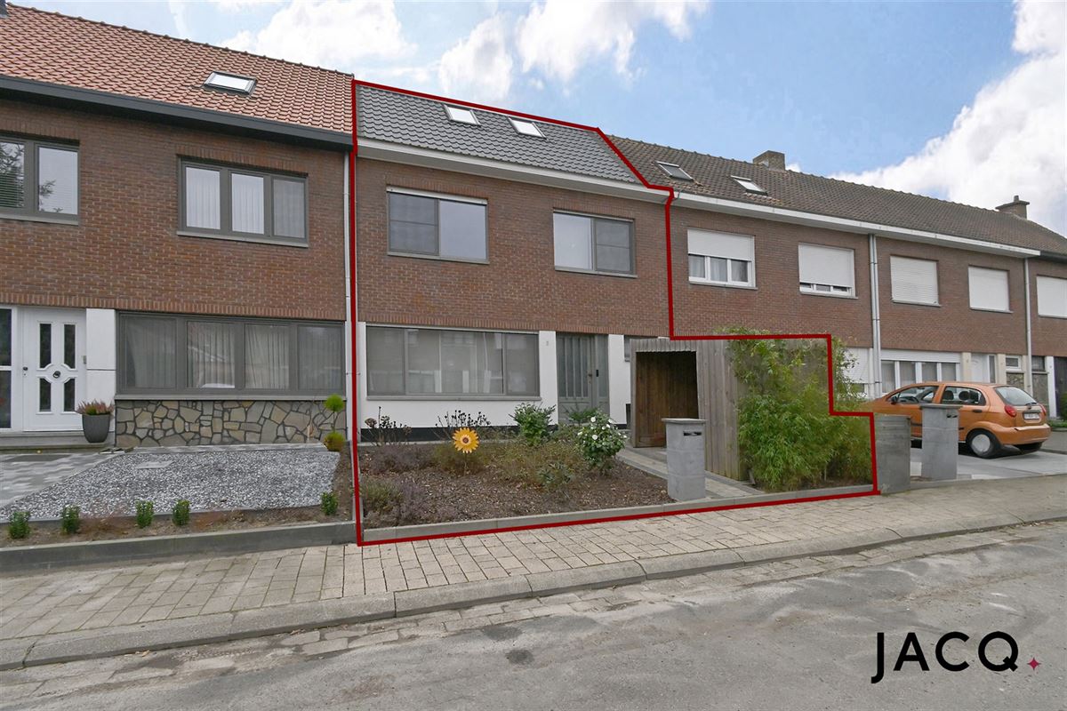 Instapklare woning met 4slpk's en zuid-tuin in doodlopende straat! 