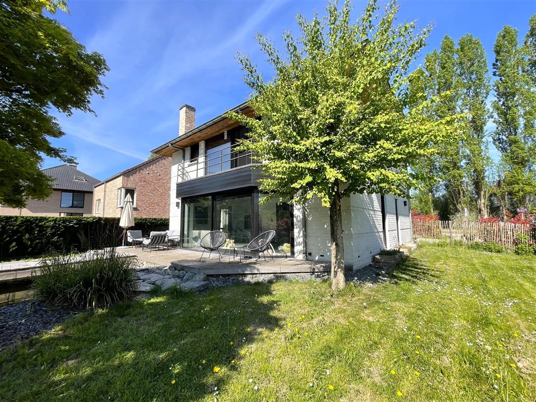 Villa rénovée à deux pas du lac de Genval