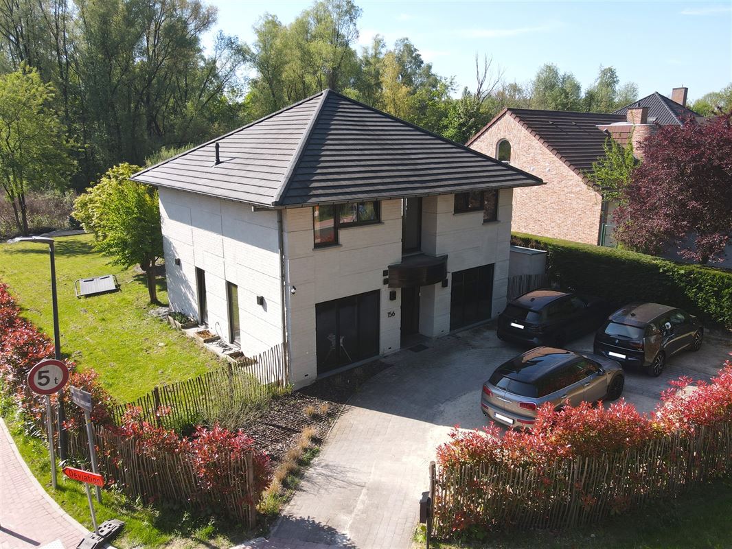 Villa rénovée à deux pas du lac de Genval