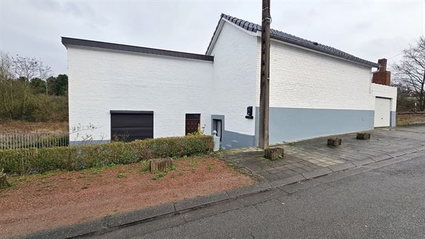  - Grande maison 4 façades à rénover + garage et jardin