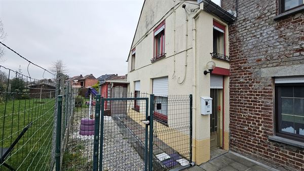 Maison à rénover + jardin