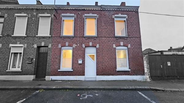 SOUS OPTION - PLUS DE VISITE - Maison à rafraichir + cour