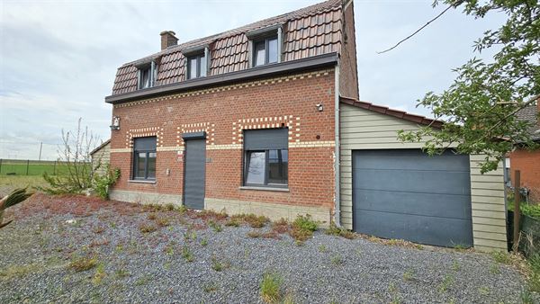 Maison 4 façades à rénover + terrain à rue