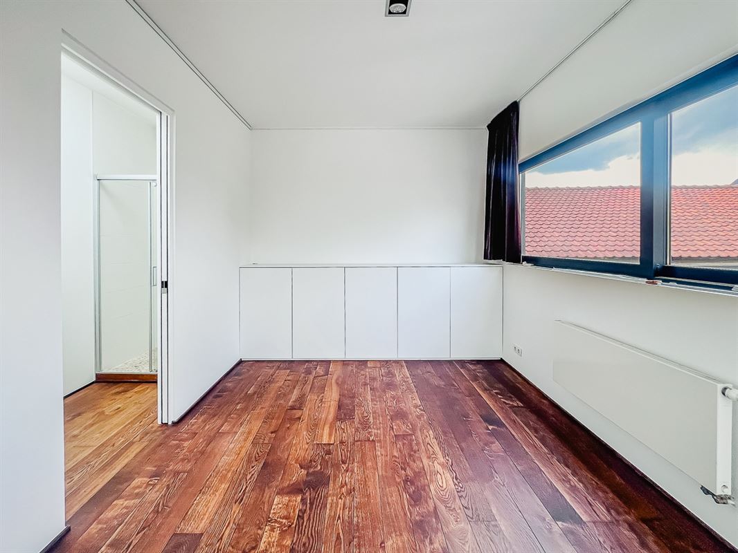Image 9 : Appartement à 1050 IXELLES (Belgique) - Prix 4.000 €