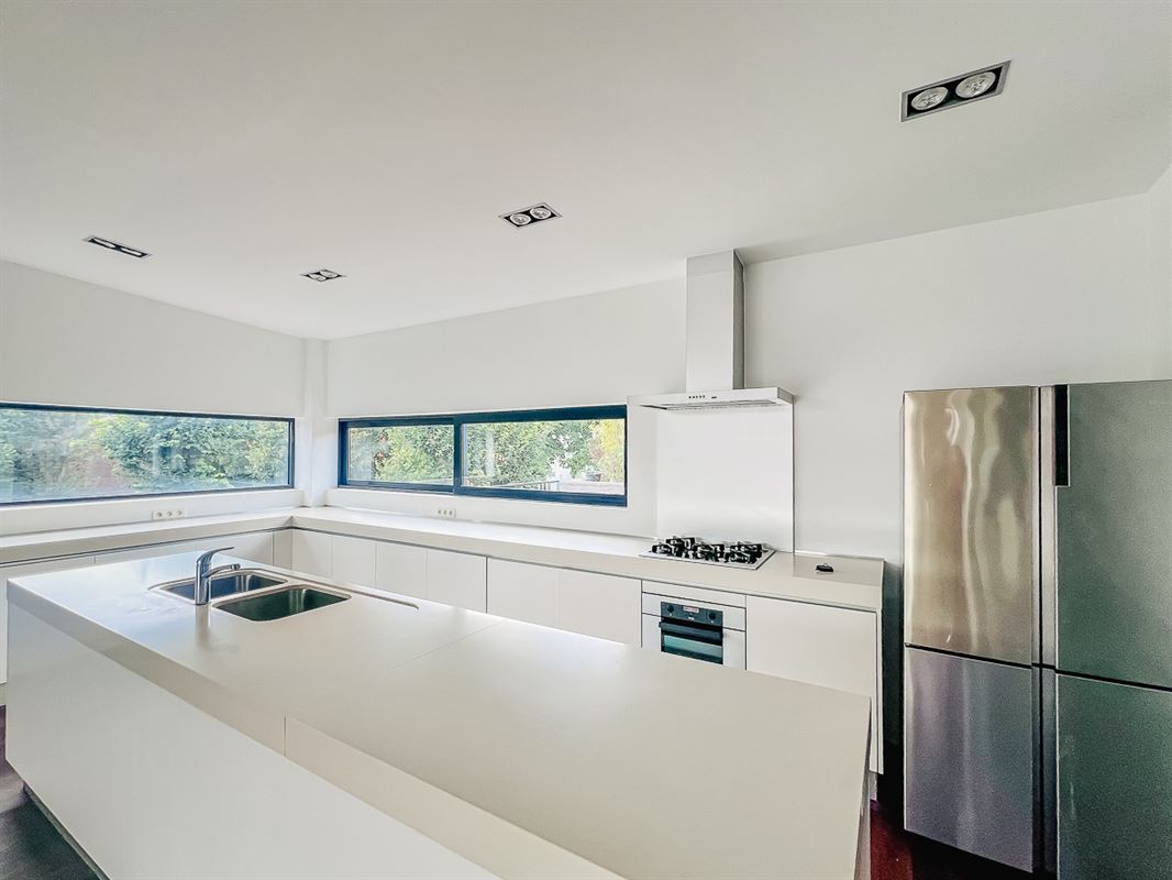 Image 6 : Appartement à 1050 IXELLES (Belgique) - Prix 4.000 €