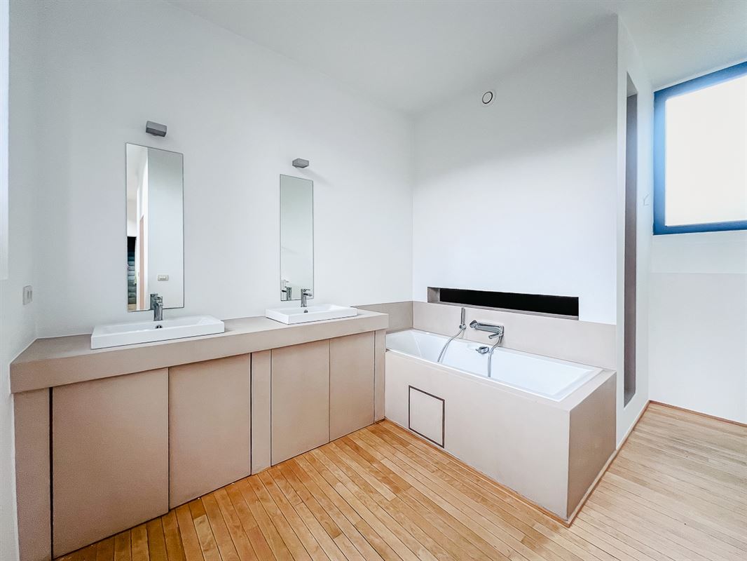 Image 16 : Appartement à 1050 IXELLES (Belgique) - Prix 4.000 €