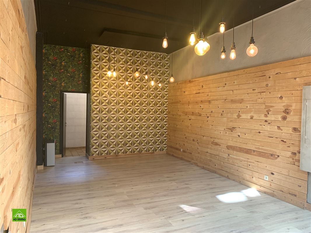 Image 6 : rez-de-chaussée commercial à 5000 NAMUR (Belgique) - Prix 1.000 €