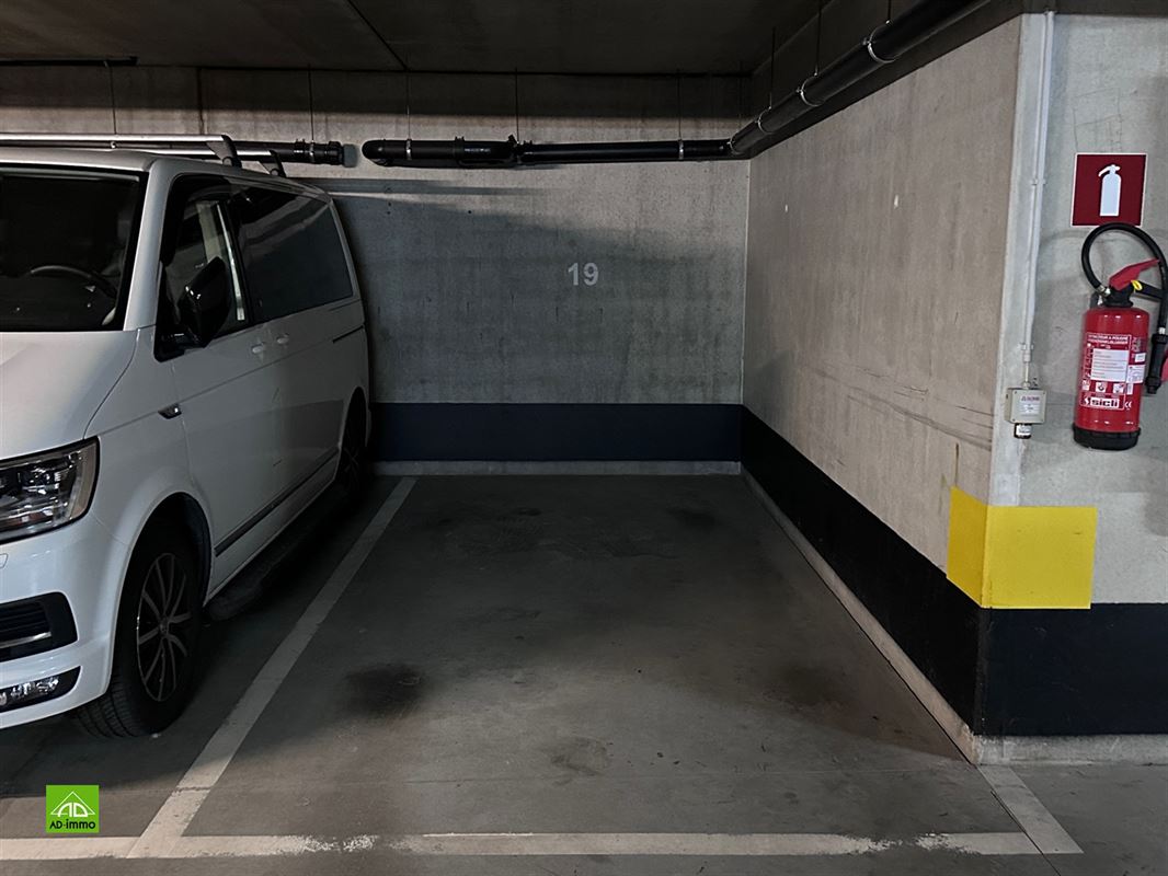 Image 3 : garage emplacement à 5100 JAMBES (Belgique) - Prix 100 €