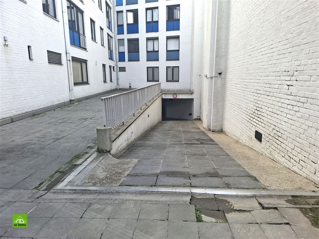 Image 4 : garage emplacement à 5000 NAMUR (Belgique) - Prix 30.000 €