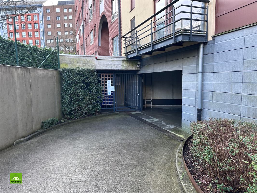 Image 2 : garage emplacement à 5100 JAMBES (Belgique) - Prix 100 €