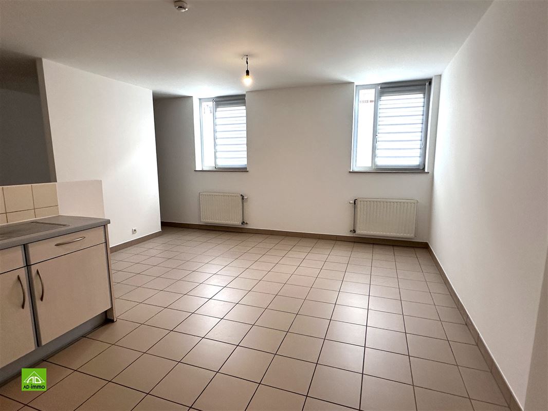 Image 4 : studio à 5000 NAMUR (Belgique) - Prix 650 €