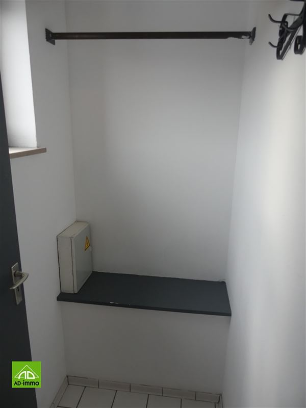 Image 8 : studio à 5081 JAMBES (Belgique) - Prix 490 €