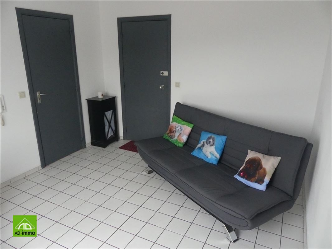 Image 2 : studio à 5081 JAMBES (Belgique) - Prix 490 €