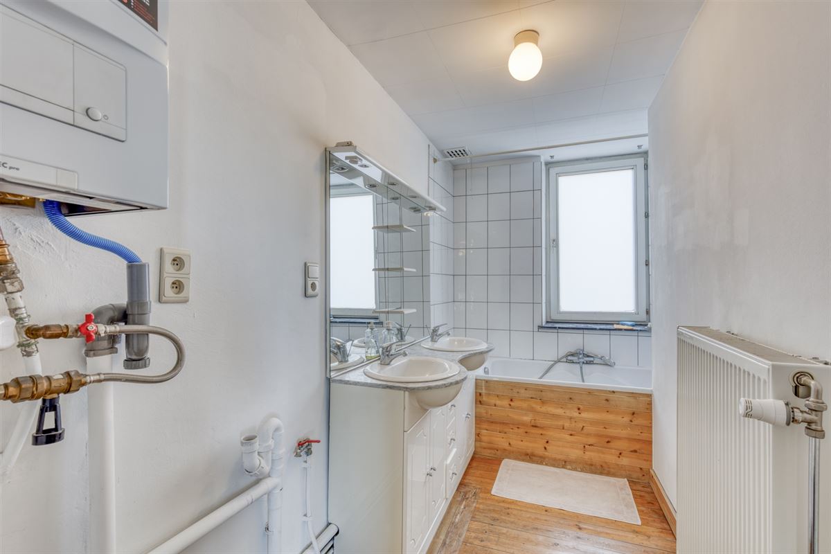 Image 8 : Maison à 4000 LIÈGE (Belgique) - Prix 850 €