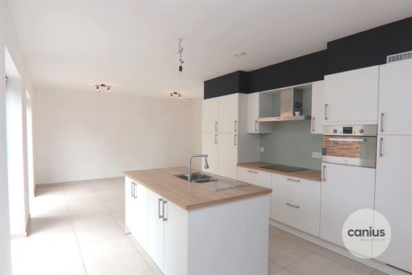 RECENTE WONING MET 3 SLKS NABIJ HET STADSCENTRUM