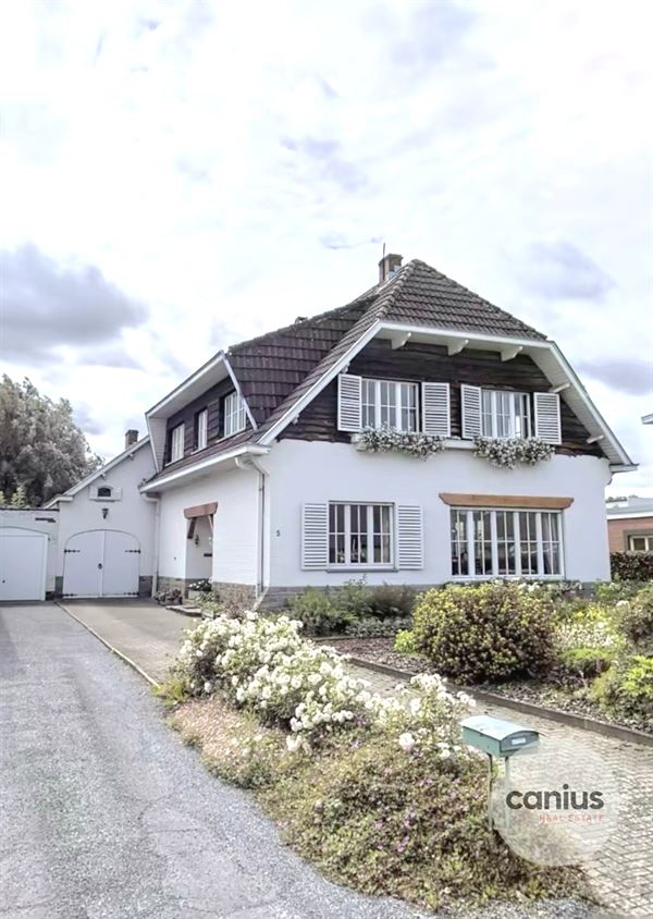 CHARMANTE WONING MET 4 SLKS, OP7A50CA NABIJ HET CENTRUM
