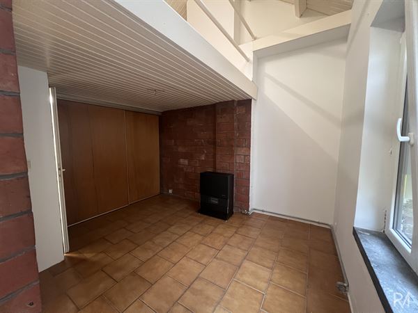 Maison semi-mitoyenne avec potentiel d’agrandissement !
