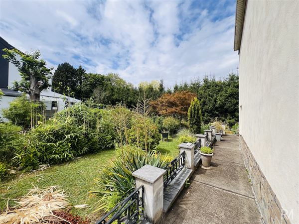 Maison 4 façacdes avec 3 ch dans une rue en cul de sac à Grâce-Hollogne