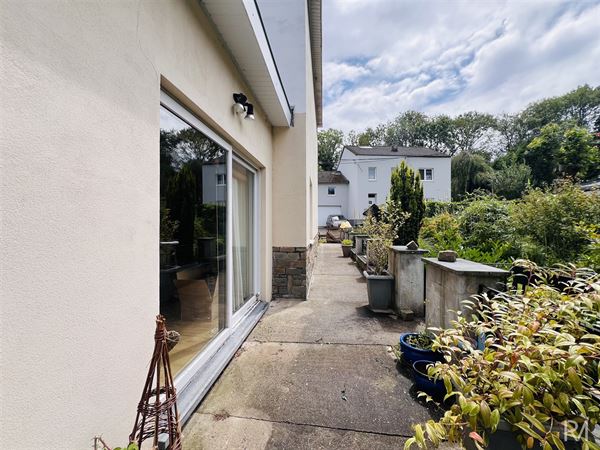 Maison 4 façacdes avec 3 ch dans une rue en cul de sac à Grâce-Hollogne