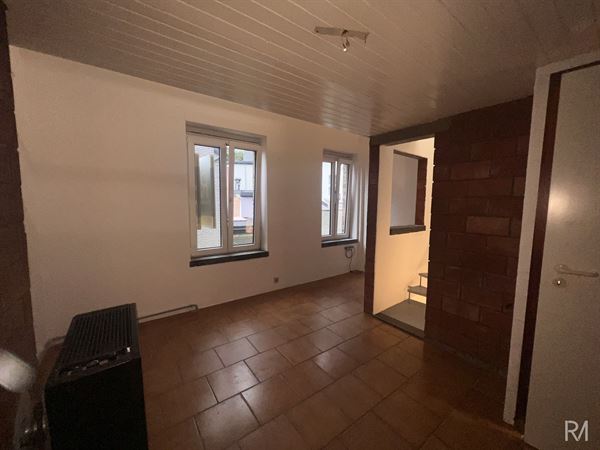 Maison semi-mitoyenne avec potentiel d’agrandissement !