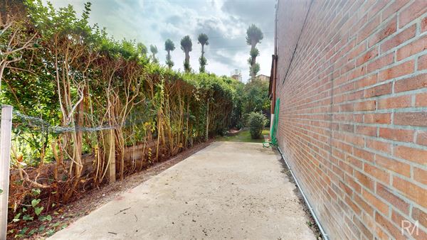 Maison 2 chambres à râfraichir/jardin/terrasse 