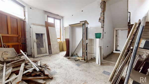 Ancienne maison de commerce à rénover 