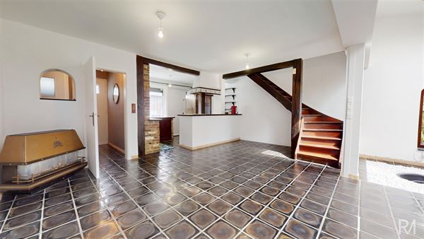 Maison 2 chambres à râfraichir/jardin/terrasse 