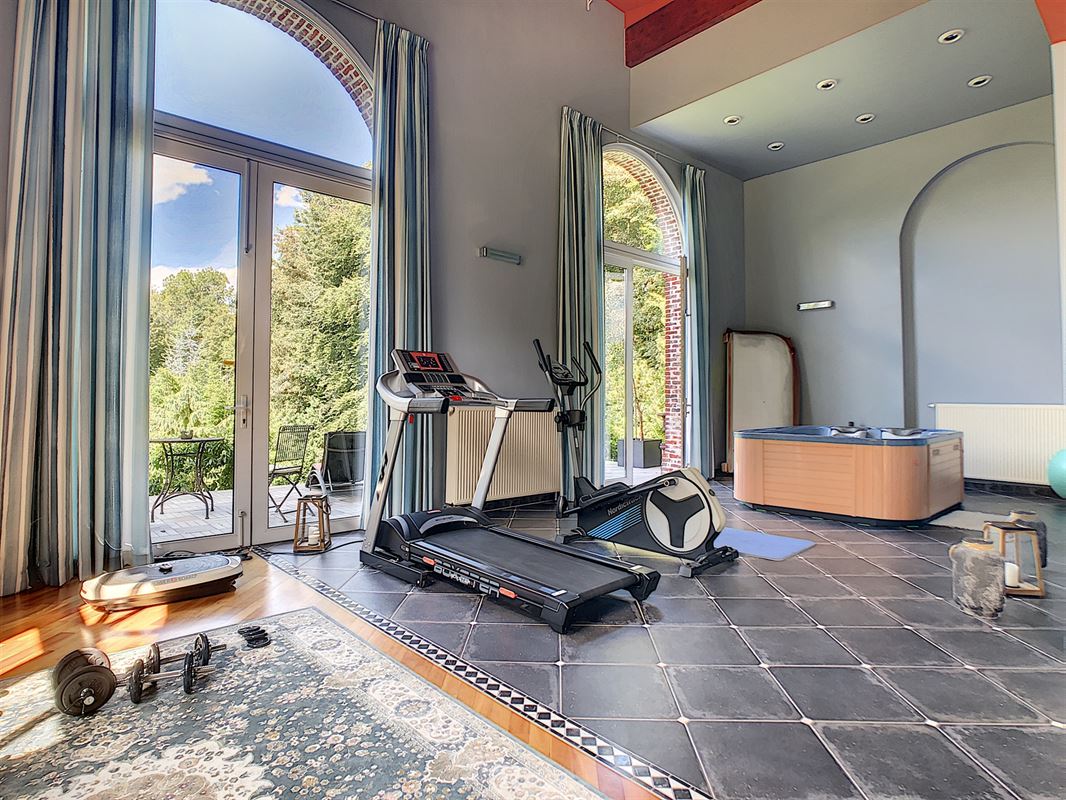 Maison exceptionnelle à MORLANWELZ (5 chambres)