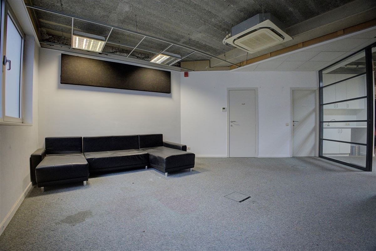 Kantoorgebouw / conversie tot appartementen mogelijk