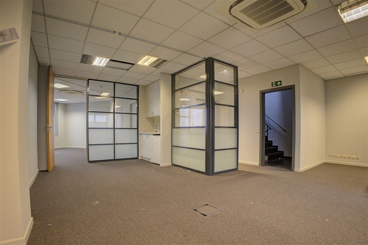 Kantoorgebouw / conversie tot appartementen mogelijk