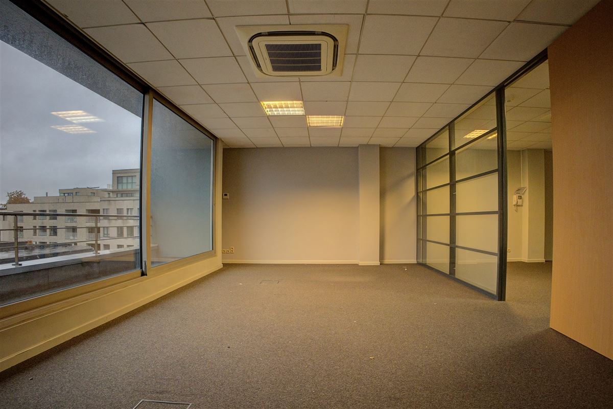 Kantoorgebouw / conversie tot appartementen mogelijk